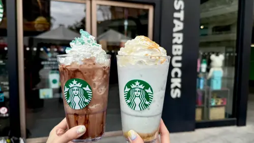 ▲清明兒童連假收心有「星巴克買一送一」開工咖啡優惠爽喝美式、那堤、星冰樂！今85度C連假最後一天4月6日週日好友日，全台門市大杯咖啡系列「第二杯35折」優惠一次整理。（圖／記者蕭涵云攝）