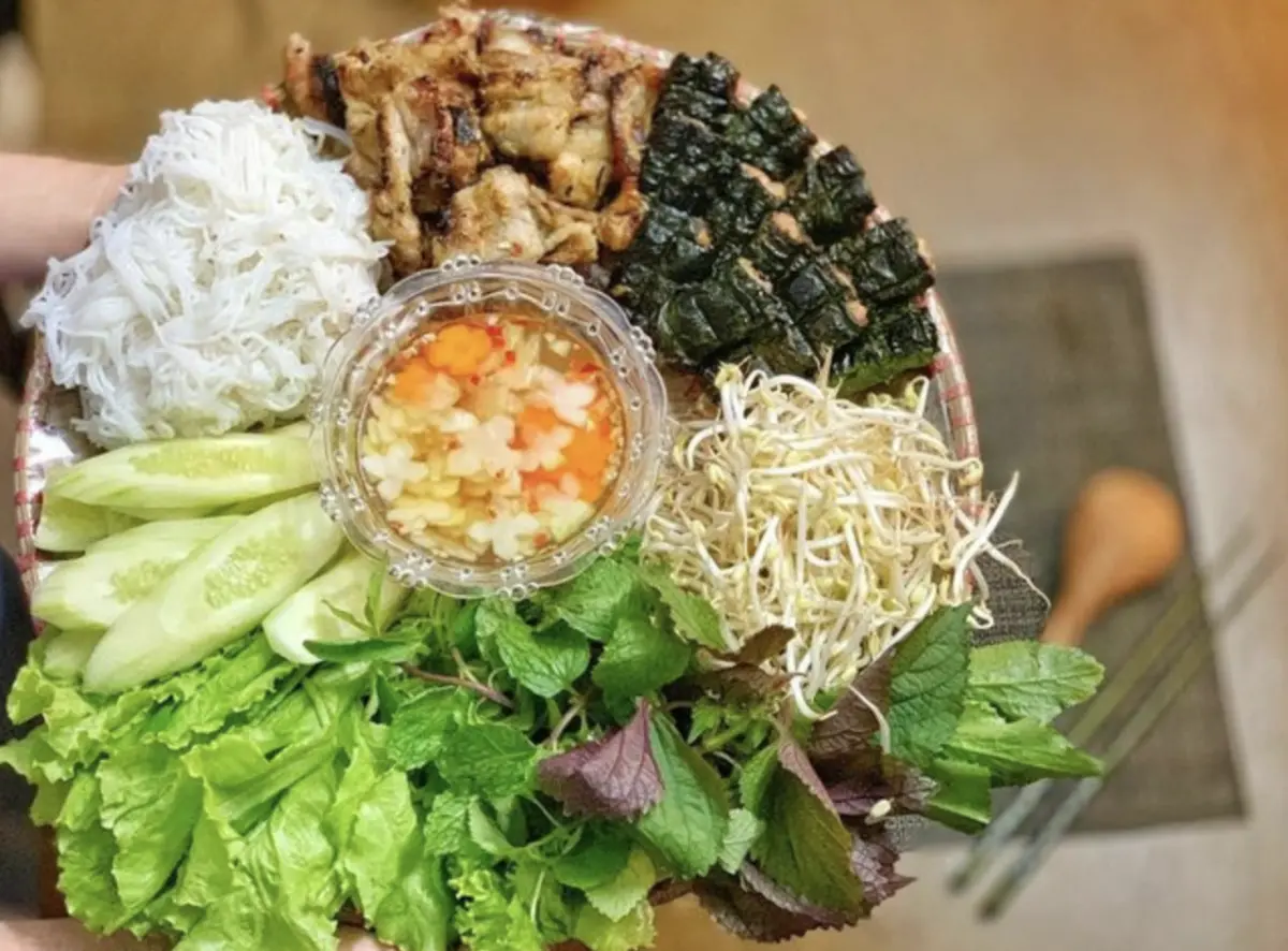 ▲河內的烤肉米線美味銷魂，是很多遊客必吃美食。（圖／翻攝自越通社）