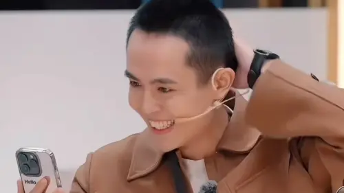 ▲中國演員王星（如圖）年初因誤信工作邀約被拐騙到緬甸，近日參加綜藝節目時，卻被要求演出「自己被綁架」的情境劇，引起網友批評，直呼節目組沒人性。（圖／翻攝至18樓小號 微博）