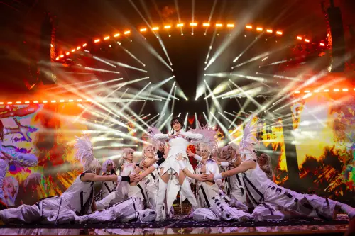 ▲孫燕姿（中）的演唱會為歌迷帶來視覺及聽覺的饗宴。（圖／Make Music提供）