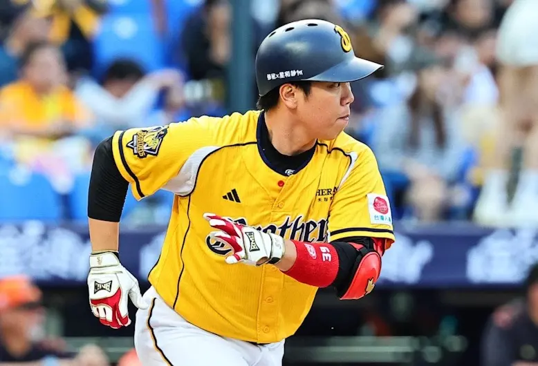 ▲中信兄弟詹子賢對統一獅敲出致勝安，助隊在系列賽橫掃統一獅。（圖／中信兄弟提供）