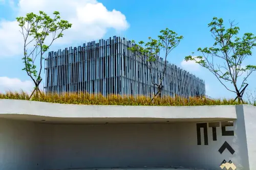 蘆葦叢中的現代美術館「新北市美術館」將於4月25日正式開館,4月8日試營運。(圖/新北市政府提供) ▲蘆葦叢中的現代美術館「新北市美術館」將於4月25日正式開館,4月8日試營運。(圖/新北市政府提供)