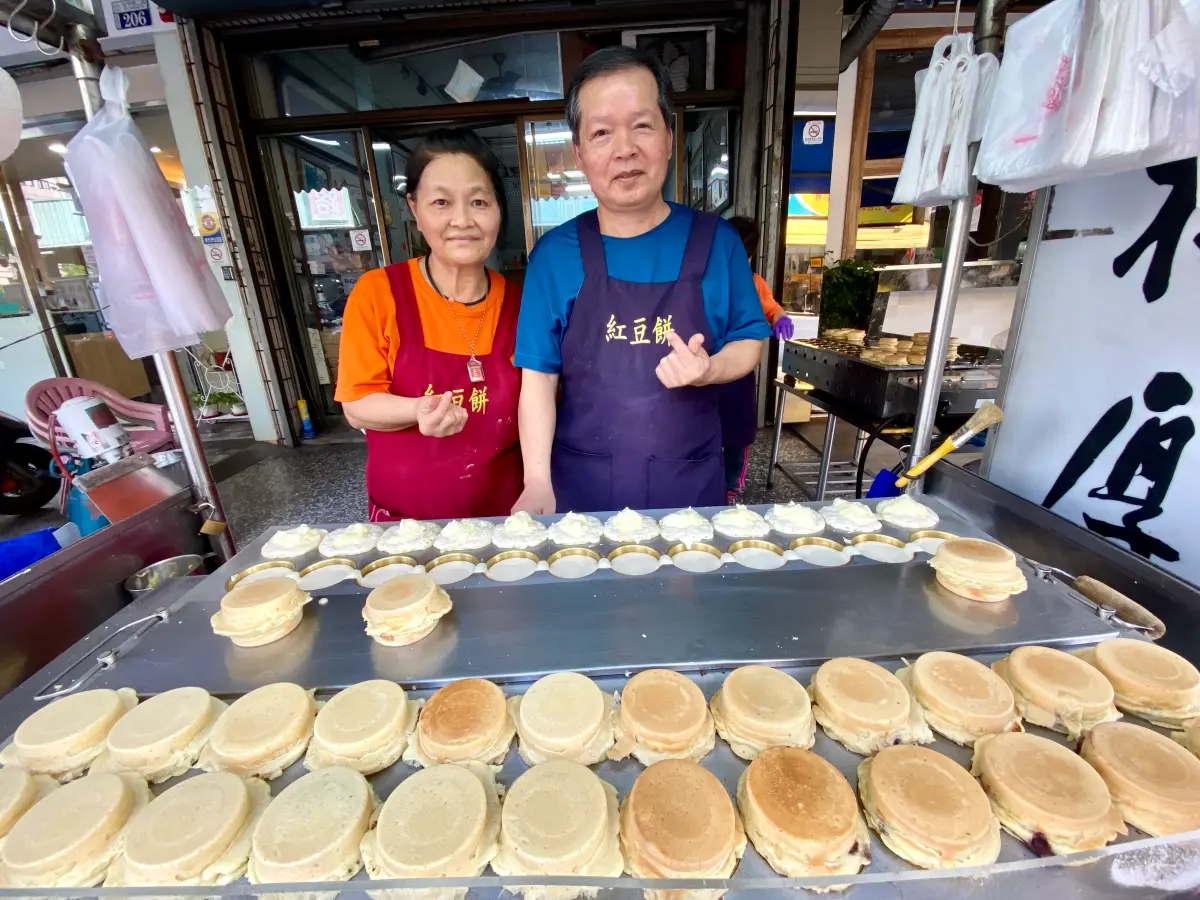 ▲黃啟晏夫妻被譽為交通志工界的神鵰俠侶(圖／交通局提供2025.4.7)