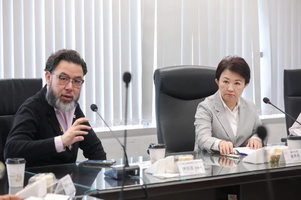 ▲市長盧秀燕邀集產業公協會代表進行企業座談，主動掌握業者受衝擊情形(圖／市政府提供2025.4.7)