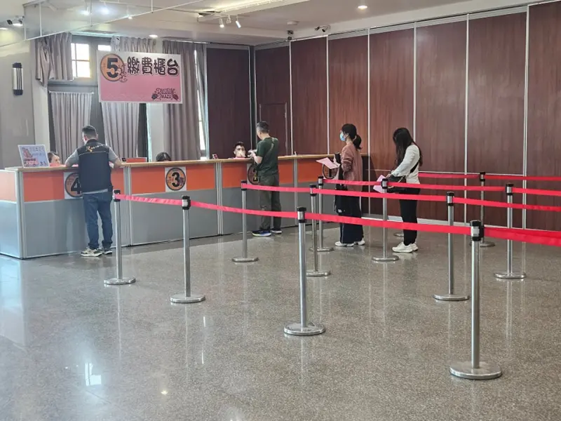 ▲白沙屯拱天宮自4月8日起暫停報名4天，待相關物件（臂章，帽子，毛巾，口罩）備齊後， 將於4月12日星期六早上08：00恢復報名。（圖／翻攝自白沙屯拱天宮臉書）