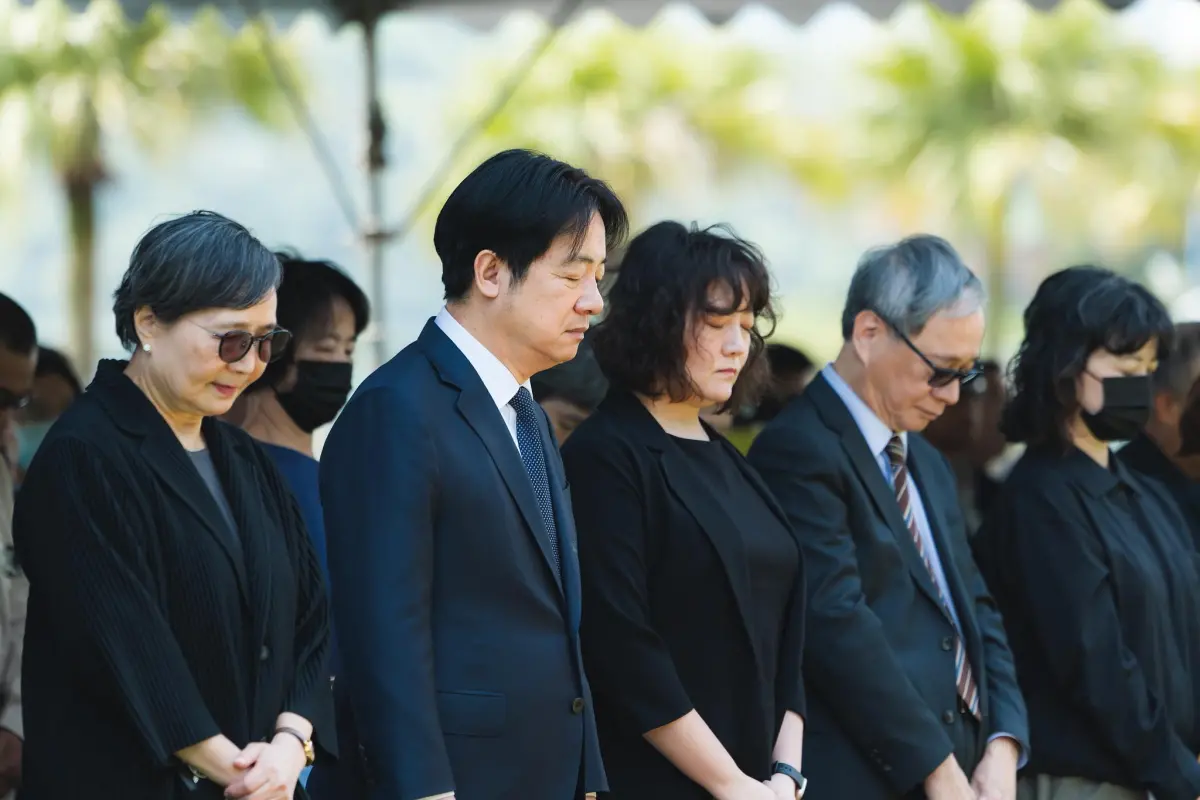 ▲台股7日慘遭重擊指數大跌超過2,000點，出現千檔跌停，場面極為慘烈，不料賴清德竟發文提「言論自由日」，讓網友們炸鍋。（圖／取自於賴清德臉書）