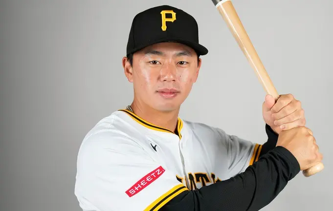 ▲鄭宗哲今（8）日正式被升上大聯盟，成為MLB歷史上第18位登上棒球最高殿堂的台灣球員。去年他接受《NOWnews》節目野球名人房專訪時，談到海盜高層曾透露很讚賞他的一項特質，「他們跟我說，不論當下打擊成績如何，一直有在進步很重要。」（圖／美聯社／達志影像）