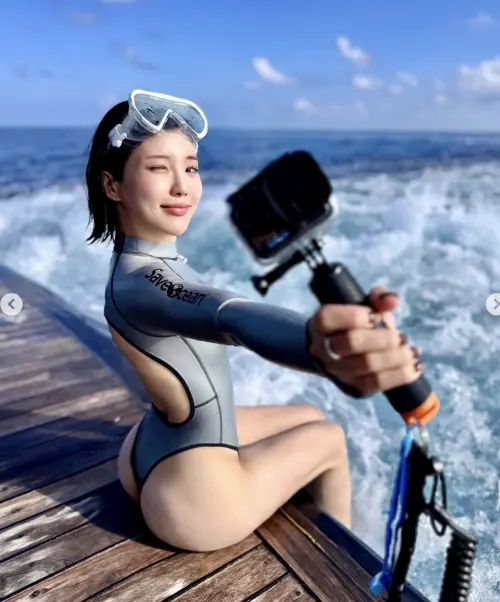 ▲壯壯連穿潛水衣都很美。（圖／翻攝自壯壯IG）