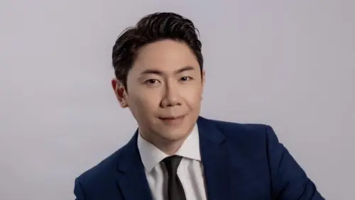 ▲主持人洪培翔（如圖）主持18年節目《台灣啟示錄》將交棒給徐俊相，他發文感謝團隊與觀眾支持，一路陪伴節目共同成長。（圖／洪培翔臉書）