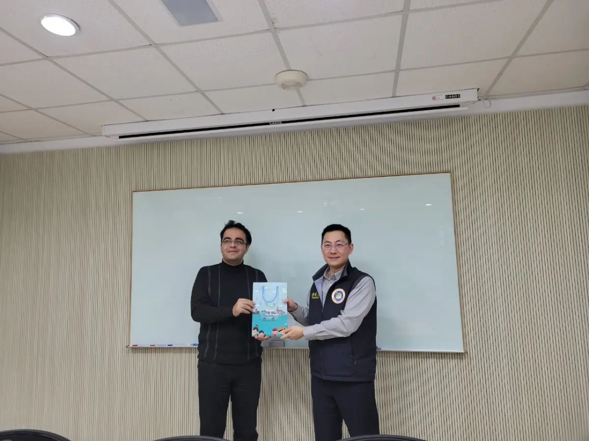 ▲雲林科技大學教授莫薩利取得梅花卡資格。（圖／移民署提供）