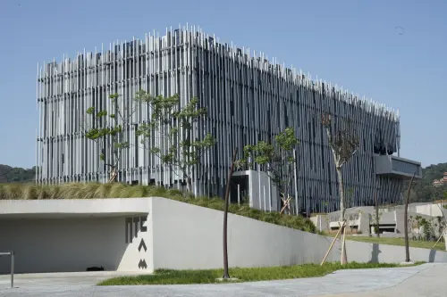 新北市美術館今(8)日起試營運,期間開放三大展覽讓民眾體驗參觀。 ▲新北市美術館今(8)日起試營運,期間開放三大展覽讓民眾體驗參觀。