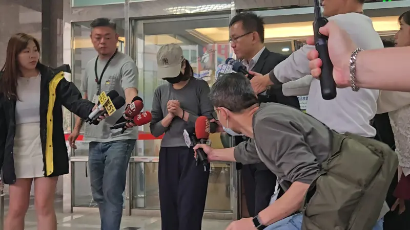 ▲前勞發署北分署長謝宜容涉貪，每次出庭必哭，但她向法院求情輕判仍遭判刑4年6月，不得緩刑。（圖／記者劉松霖攝，2025.4.8）