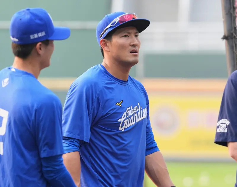 ▲富邦悍將林哲瑄長期研究股市，他笑說此次股災他也難以倖免。（圖／富邦悍將提供）