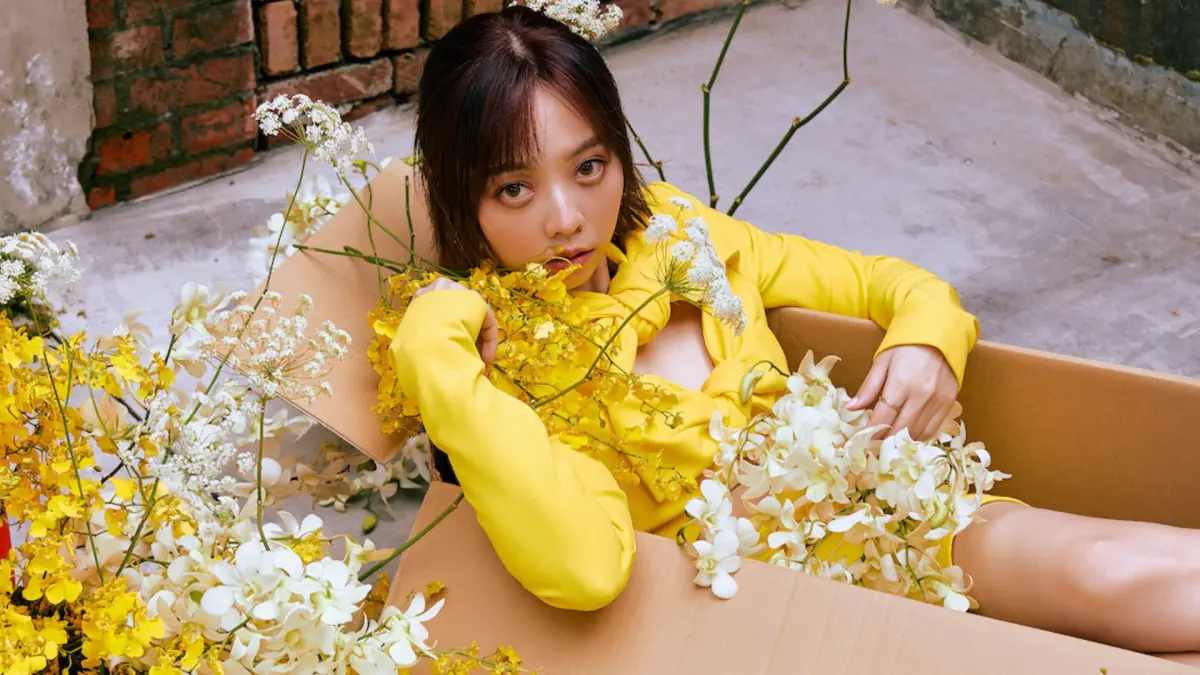 ▲龍龍（如圖）在風波過後變得格外敏感，常常動不動就想哭，也曾一度萌生不再回到舞台的念頭，但重登舞台後，一位鐵粉的告白卻讓她感動不已，當場淚崩。（圖／囍雀娛樂提供）