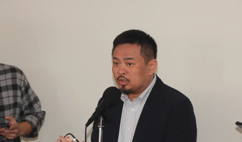 ▲洪申翰今（9）日受訪表示，勞動部已經與傳出裁員廠商、機械產、水五金及扣件業等產業工會接觸，並透過勞工支援方案，確保這些勞工不要跳出勞動市場。（圖／記者鍾泓良攝影）