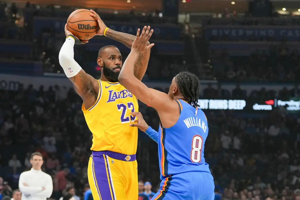 ▲湖人對決雷霆原本預期是一場精彩好球，沒想到裁判受到情緒影響反客為主，導致球賽最終一面倒，湖人客場120：136被雷霆慘電。（圖／美聯社／達志影像）