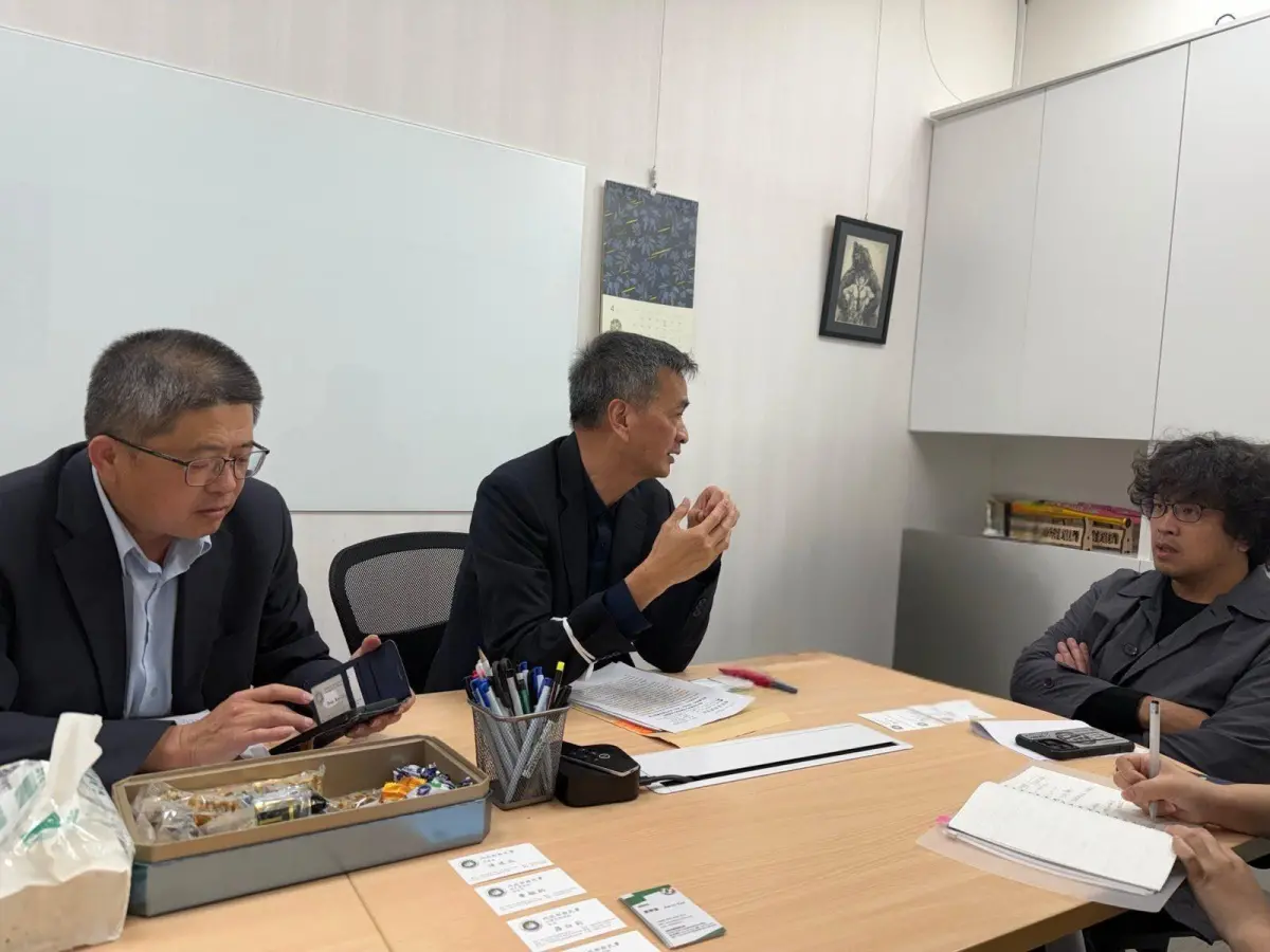 ▲沈伯洋說，關於放棄中國戶籍資料已不知蹤影的狀況，部會已經開始進行協調，很快會有後續配套措施。（圖／翻攝沈伯洋臉書）