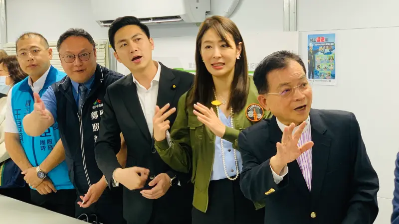 ▲立法院財政委員會召委賴士葆向101董事長賈永婕等人抱怨考察被消遣。(圖/記者顏幸如攝,2025.04.09)