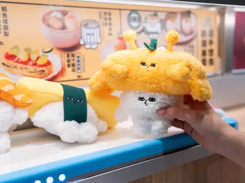 ▲点爭鮮MAGiC TOUCH聯名10秒鐘教室「巨娃壽司」尺寸有夠浮誇。（圖／爭鮮餐飲提供）