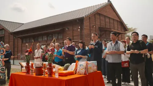 ▲ 「美濃文化生態散步策啟用典禮-跟著湧泉散策趣」今（9）日在菸仕物所盛大舉行。祭祀儀式感謝工程圓滿順利完工。（圖／高市府客委會提供）