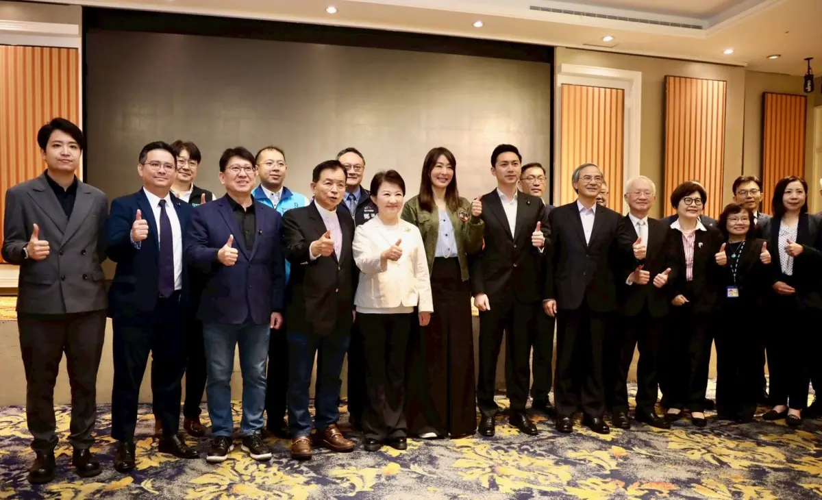 ▲盧秀燕和立法院財委會碰面，包括7、8家銀行董事長也在場，她重申希望公股銀行不要抽銀根。（圖／台中市政府提供，2025.04.09）