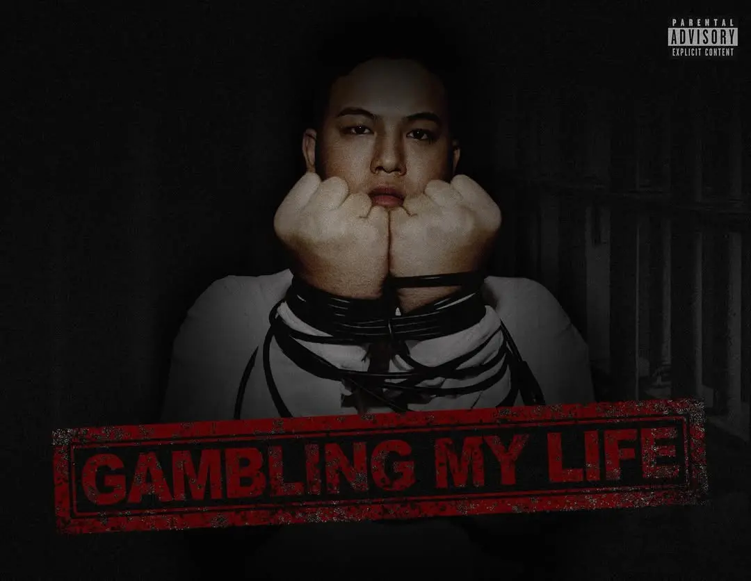 ▲玖壹壹師弟Gambler楊智翔驚傳涉毒，檢警在其新北住處搜出多罐含有依托咪酯成分（喪屍煙彈）的毒煙油，Gambler遭到收押禁見。（圖／Gambler IG）