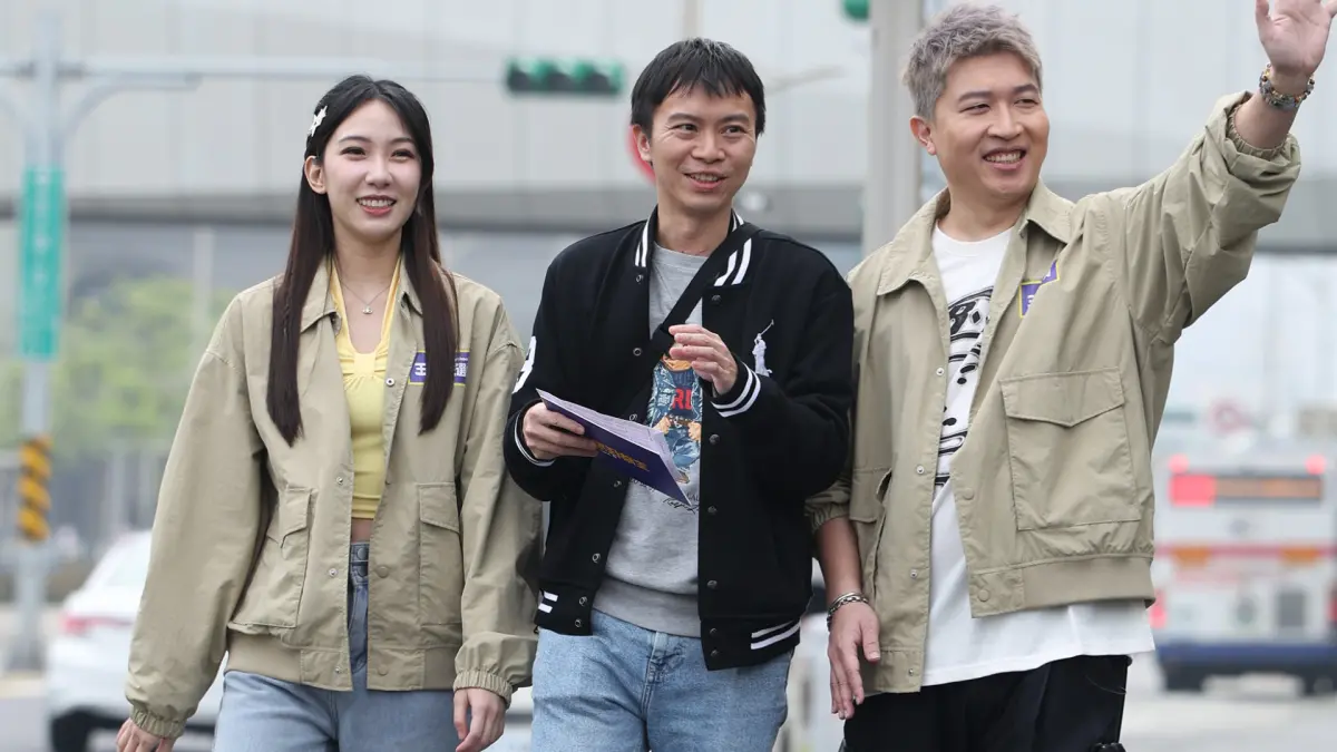 ▲41歲男星張立東（右）出道前就是房仲，如今接下節目重操舊業，還邀請富邦啦啦隊女神李珠珢來看房。（圖／Yahoo提供）