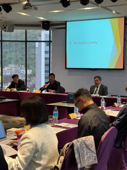 亞洲棒球總會今日召開2025年第一次執行委員會議,由辜仲諒會長(左二)主持。(圖/亞棒總提供) ▲亞洲棒球總會今日召開2025年第一次執行委員會議,由辜仲諒會長(左二)主持。(圖/亞棒總提供)