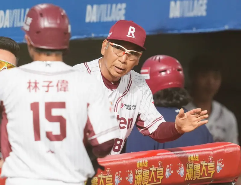 ▲樂天桃猿近期拉出一波三連勝，總教練古久保健二仍希望選手再冷靜一點。（圖／樂天桃猿提供）