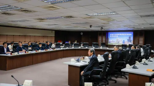 ▲各界代表說明業界面臨困境，建議政府應謹慎評估未來衝擊，並盼政府及金融機構能給予資金協助。（圖／高市府提供）