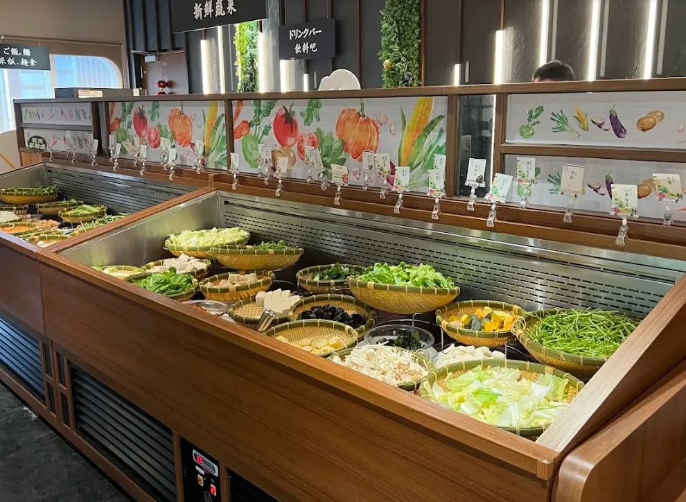 ▲台灣人非常愛吃火鍋，一年四季火鍋店人潮都絡繹不絕，最近老饕們熱烈討論「高級版涮乃葉」引起廣大迴響。（圖/Google評論）