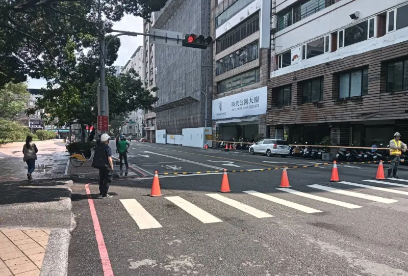 ▲台中市中區公園路接近台中公園的路段暫時封路。(圖/台中市政府提供,2025.04.10)