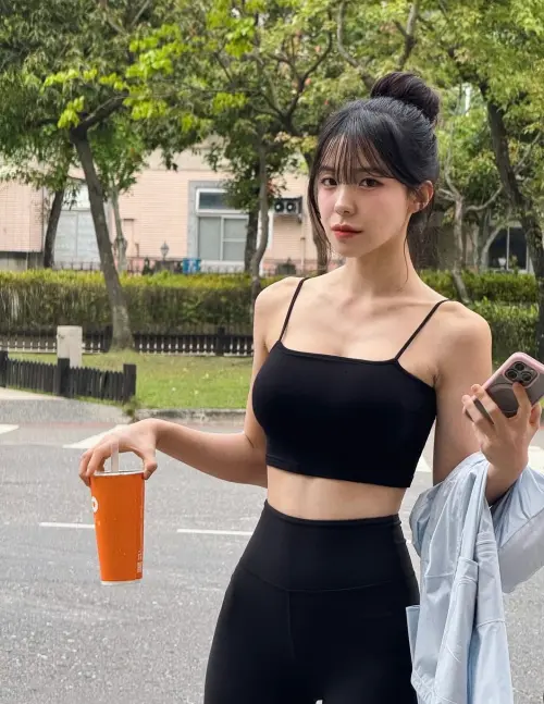 ▲李多慧無預警現身松山站,引網友一陣驚呼。(圖/李多慧 IG) ▲李多慧無預警現身松山站,引網友一陣驚呼。(圖/李多慧 IG)