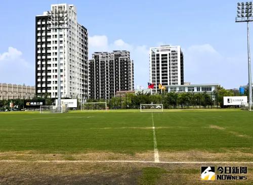 楠梓足球場。(圖/記者廖聿偉攝) ▲楠梓足球場。(圖/記者廖聿偉攝)