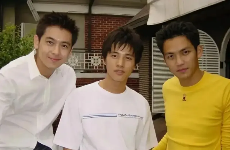 ▲林志穎（左起）、元斌、鍾漢良是台韓港3大男神，3人因年齡相仿的關係成為好友，24年前更曾留下一張1張同框合照，俊美神顏堪稱奇蹟。（圖／翻攝自微博）