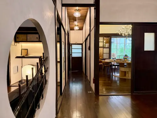 ▲「輝室」透過庶民餐飲引人入勝，低調訴說戴炎輝先生的故事。（圖／記者蕭涵云攝）