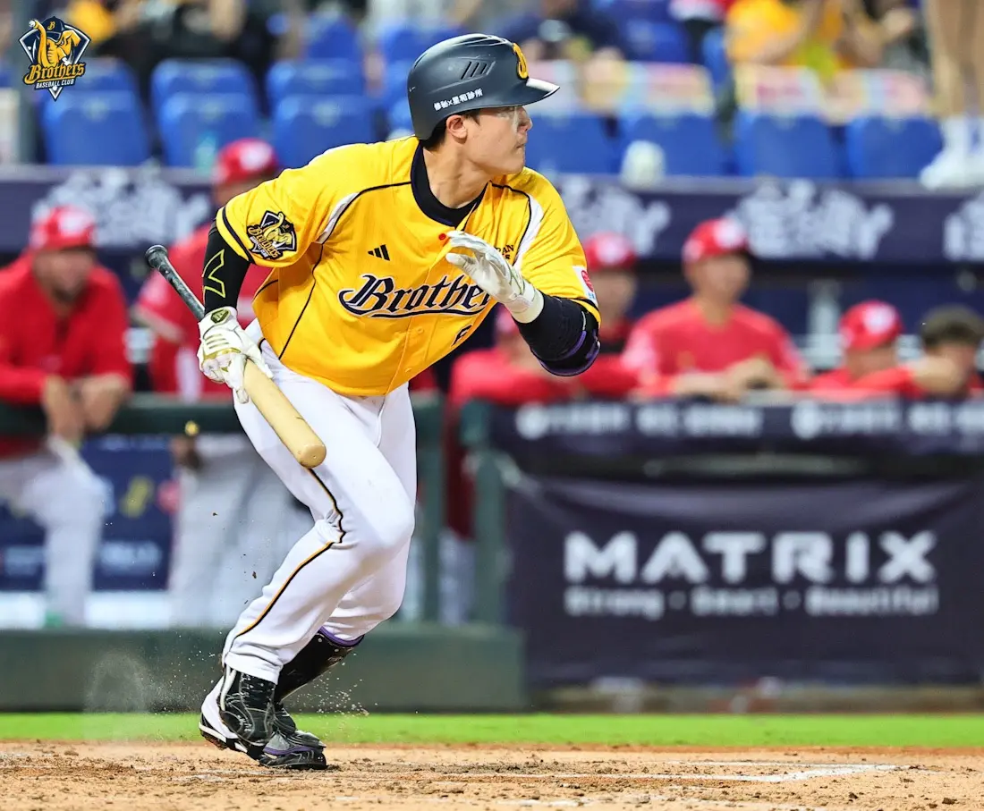 ▲高宇杰本季第三打席把握機會，敲出右外野平飛安打，一口氣打回2分，幫助中信兄弟4：1力退味全龍，高宇杰賽後也收下本季第一次單場MVP。（圖／中信兄弟提供）