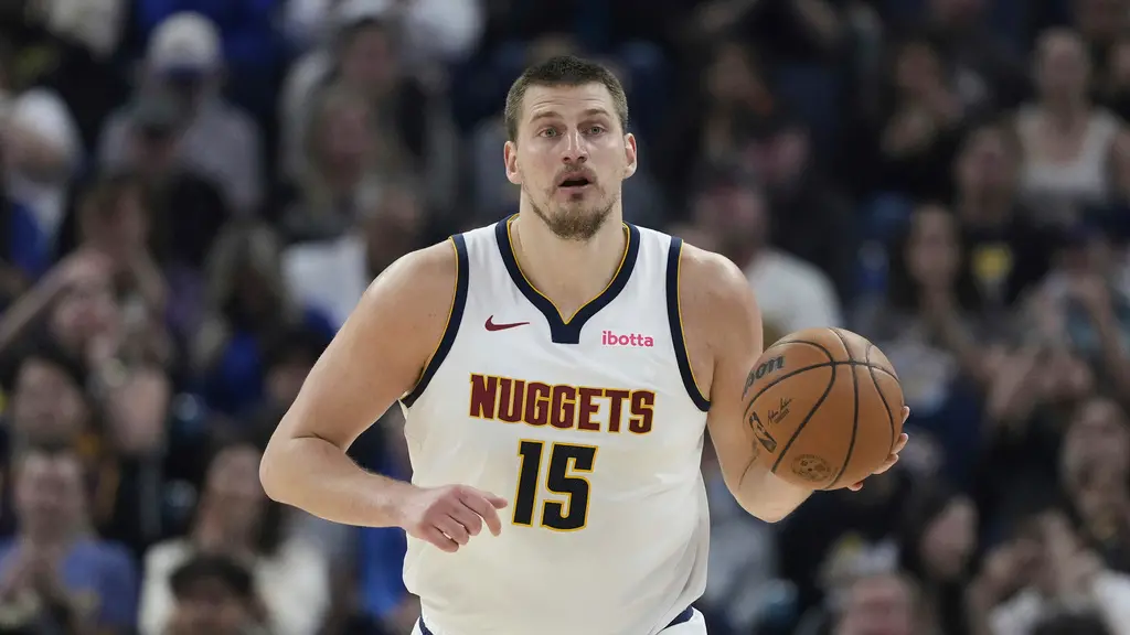▲根據《The Denver Dig》報導，金塊選在這個時間點進行大變動，原因是多方面的，其中一個是不希望浪費Nikola Jokic的巔峰；而ESPN則透露老闆認為這是推動球隊的一種方式。（圖／美聯社／達志影像）