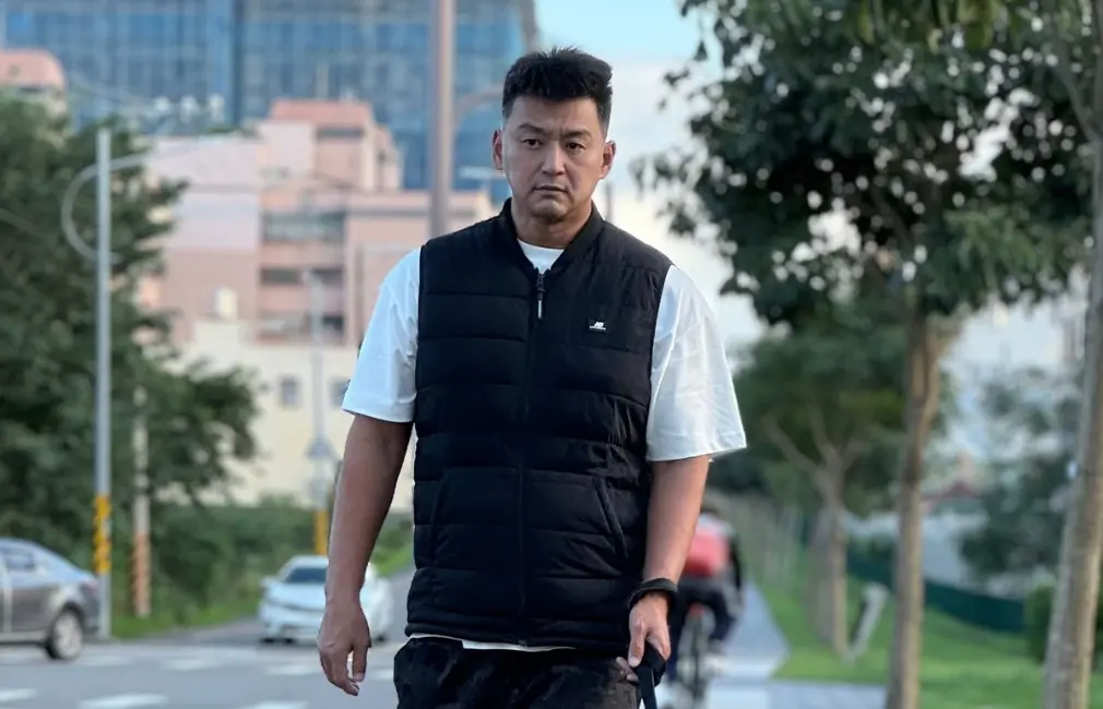 ▲張天霖宣布自己升格人父6天後，突發表切割聲明，表示已經退出便當品牌經營權，卸任董事長一職，副業似乎受到衝擊。（圖／張天霖臉書）