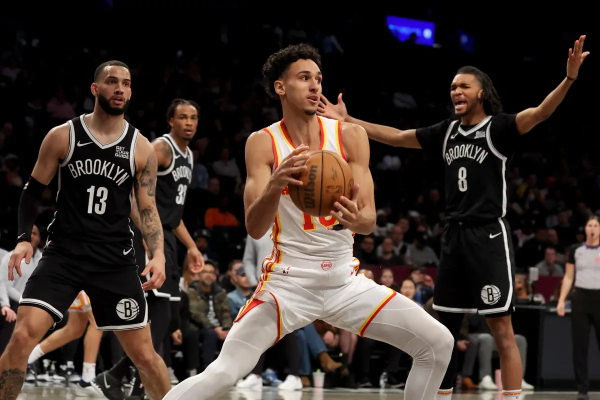 ▲老鷹新秀Zaccharie Risacher轟下38分，刷新本季NBA新秀單場得分紀錄，率隊以133：109大勝籃網，助老鷹緊咬東區附加賽資格。（圖／路透／達志影像）