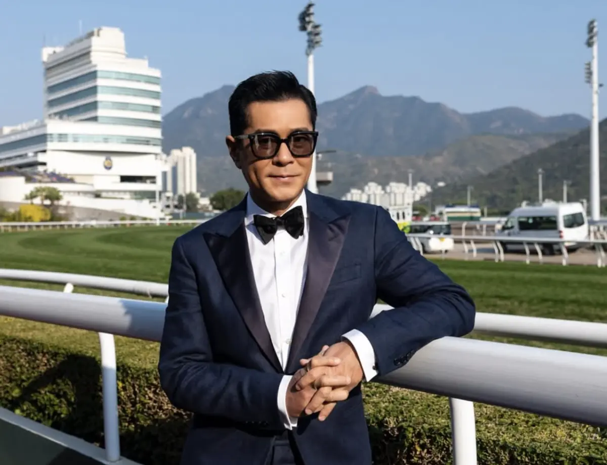 ▲古天樂最近出席活動都戴墨鏡，自曝因為右眼視網膜破了兩個洞，飛蚊症變得更嚴重，戴上墨鏡比較能改善，他也已經安排好要動手術，為此會暫停演藝工作，順便靜養。（圖／摘自古天樂IG）