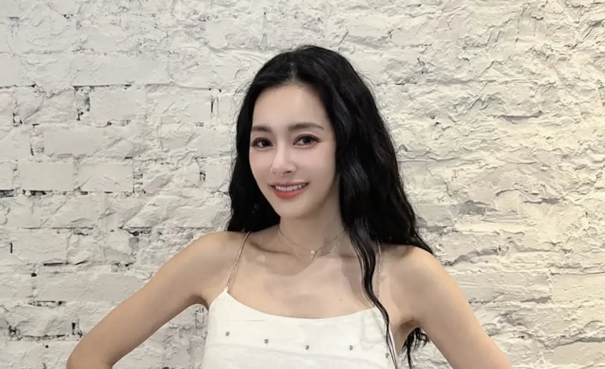 ▲藝人王思佳（如圖）近日遭傳與富二代相關的不雅影片外流，外界揣測四起。她親上節目嚴正澄清，強調並非影片女主角，無奈表示不講就被當成默認。（圖／翻攝自王思佳IG）