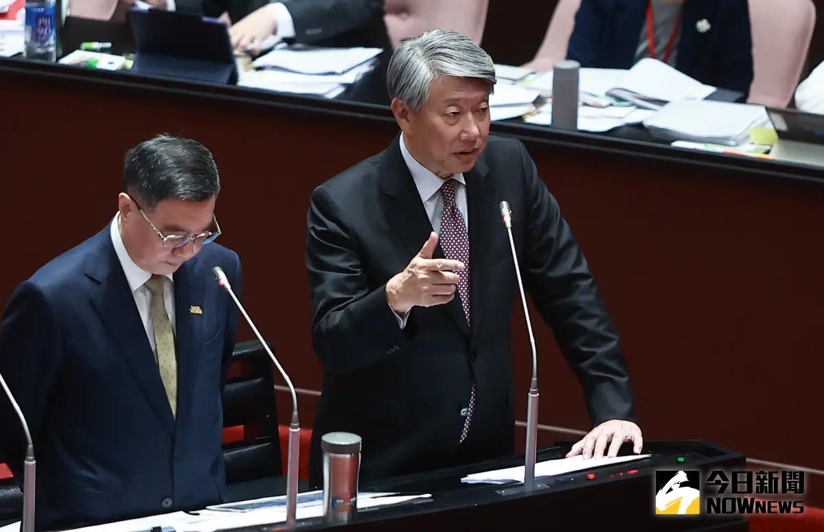 ▲經濟部長郭智輝嗆台電員工再度陷入失言風波，對此黃智賢酸在野對他只有滿滿的感謝與溫暖。（圖／記者葉政勳攝）