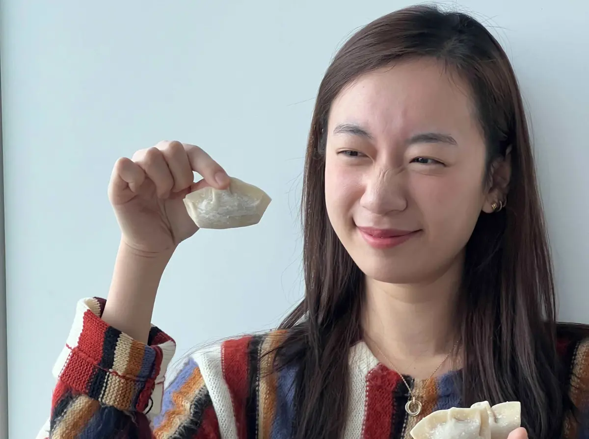 ▲吳卓源Julia（如圖）無畏被頑童MJ116的瘦子點名「ØZI勾二嫂」風波，推出新歌〈晚餐〉。（圖／華風數位）