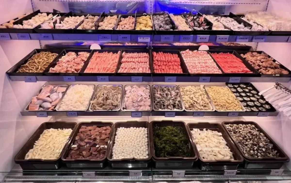 ▲千葉餐飲集團旗下火鍋店又要新開品牌，「極千葉火鍋」將在4月15日盛大開幕，打造最狂超過100種美食吃到飽的高級饗宴。（圖/千葉餐飲集團提供）