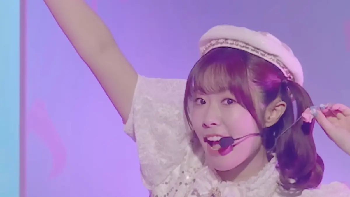 ▲近期超洗腦的「露比醬～嗨！」，其中充滿元氣的喊麥聲，讓許多人被洗腦，就連IVE等團體都在跟風翻跳，而這首歌的來源是超經典動畫《Love Live!》的衍生組合「AiScReam」，引起超高討論度。（圖／翻攝自YouTube）