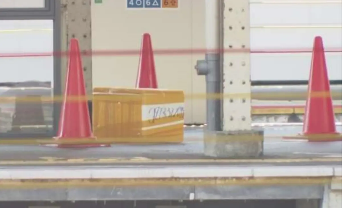 ▲大阪世博12日下午就要開幕，當天JR京都站就通報發現可疑物體，所幸排查後證明不是爆裂物也不危險，但還是影響列車進出長達2小時。（圖／翻攝自NHK）