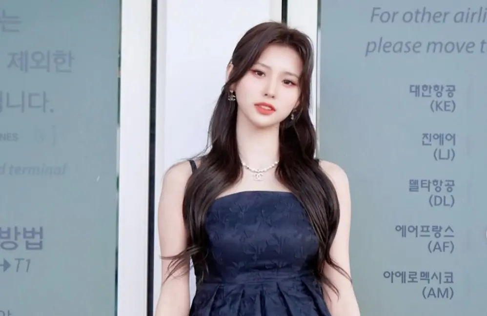 ▲全恩菲被一選娛樂證實解約已離開台灣，但她昨日中午還在Threads上傳最新影片，並用中文寫道：「大家都很喜歡我的淡妝啊，我很尷尬」。（圖／全恩菲IG）