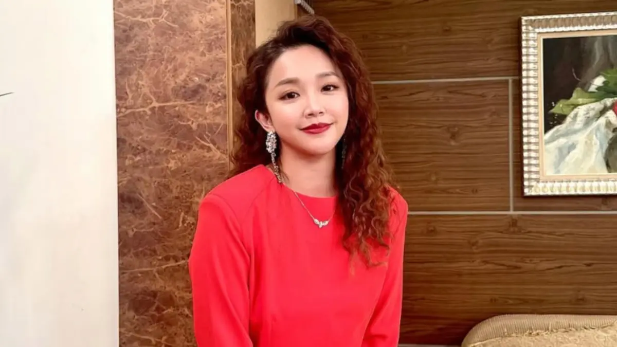 ▲賴慧如（如圖）發行新專輯《堅疕 kian-phí》，專輯中用歌聲唱出曾經被家暴的經驗，不過現在的她已經苦盡甘來，將於明（13）日和現任老公國標舞老師劉家銘補辦婚宴，婚禮在即，她卻上傳了一張眼球充血的照片，嚇瘋許多粉絲。（圖／賴慧如IG）