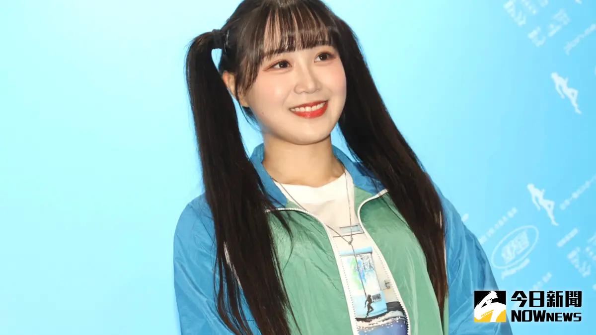 ▲韓籍啦啦隊女神李珠珢宣布和韓職LG雙子所屬啦啦隊簽約，她因此被炎上，閨密邊荷律（如圖）被問及此事，一度面露尷尬，快速轉移話題，只笑說想和李珠珢一起逛品牌服飾。（圖／記者李政龍拍攝）